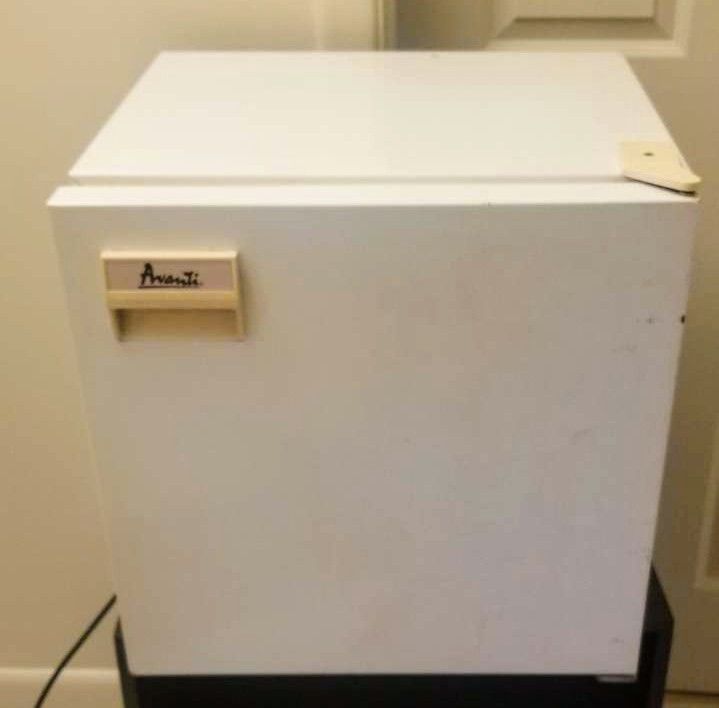 Mini fridge