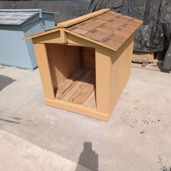 I Have Four New Custom-made Dog Houses With Shingle Lifted From The Ground Guarantee No Leak
