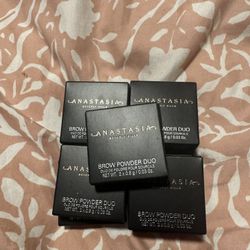 Anastasia Pomades