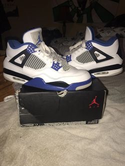 Retro jordan 4's