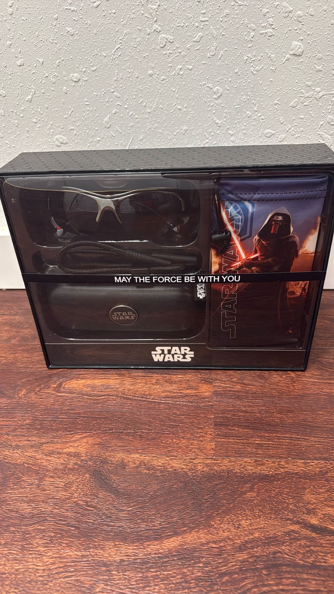 Star Wars Kylo Ren Sunglasses Set NEW!