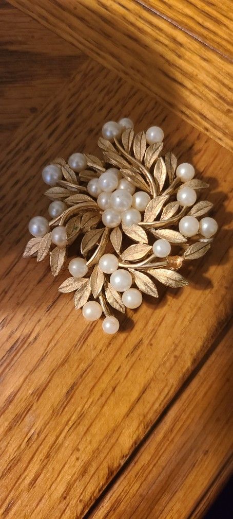 Vintage Trifari Gold-tone and Faux Pearl Brooch