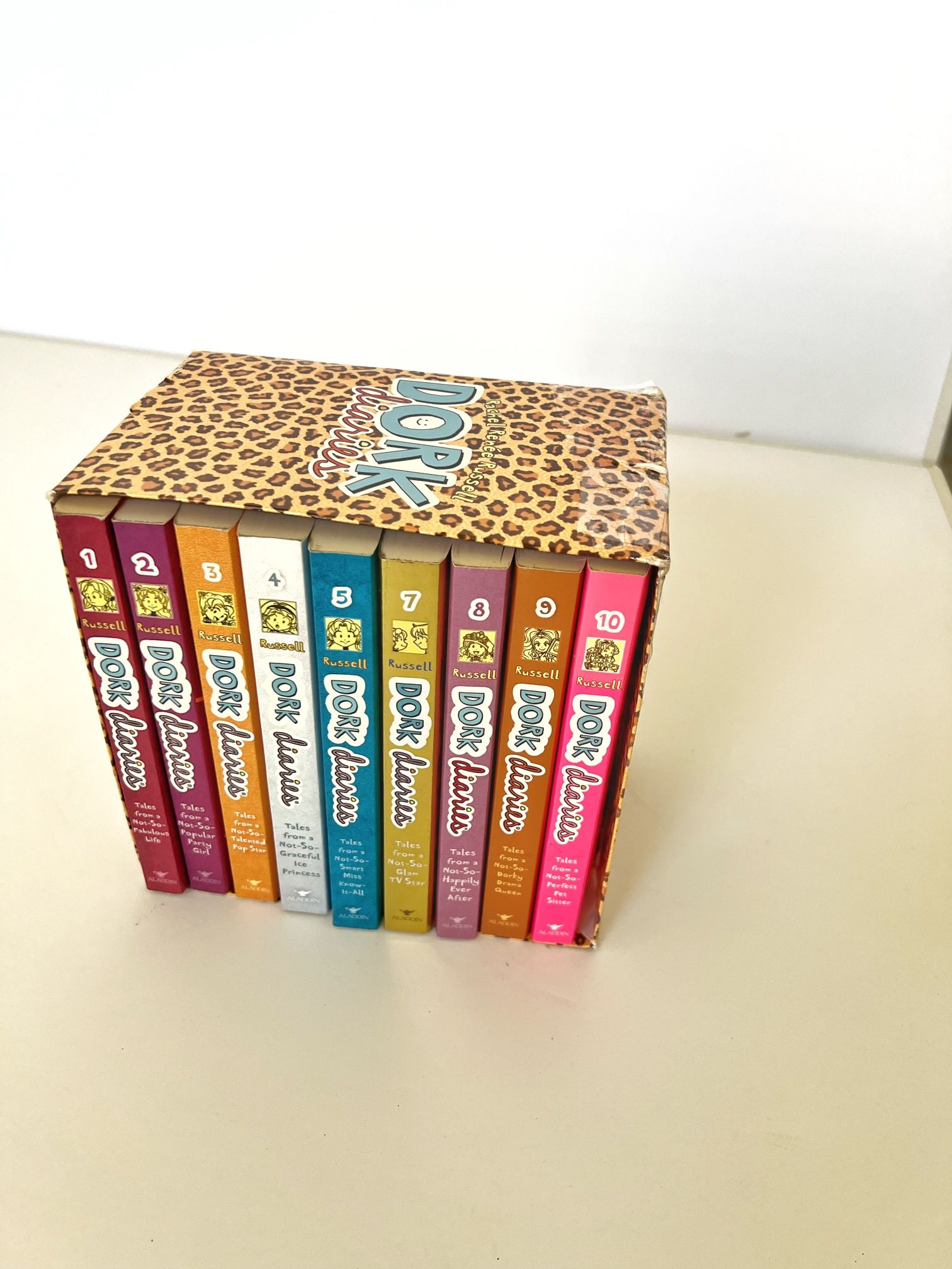 Dork Diaries Box Set Collection (Books 1-10)