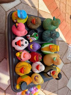 Free 17 Rubber Ducks + 4 buckets Batman Avengers Superman