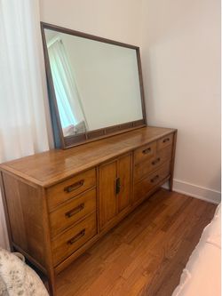 Drexel Heritage Mid-Century Modern Bedroom Set – 5 Pieces