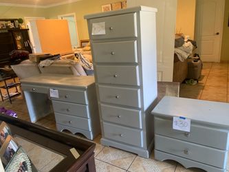 Gray Painted Wood Dresser Set – 3 Pieces