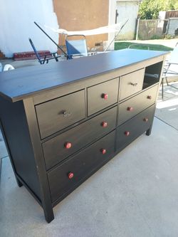 IKEA Hemnes 8 drawer dresser black-brown (missing drawer)