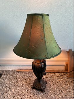 Vintage‑Style Table Lamp – Works Great