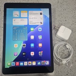 Apple iPad 7th Gen 32GB WiFi 10.2" -Space Gray 

