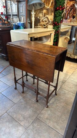 Preventative 1750s Antique side, Table