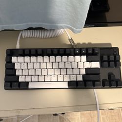 Apex Pro Txl Keyboard  With Coiled Cable 