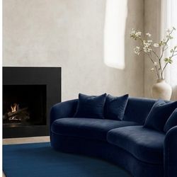 8’x10’ solid Navy Blue Rug