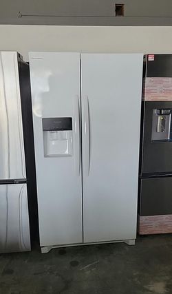 Frigidaire Side‑by‑Side Fridge – White, Ice/Water Dispenser