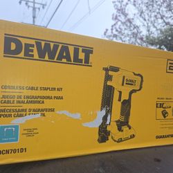 DEWALT 20V MAX Lithium-lon Cordless Cable Stapler with 2.0Ah Battery, Charger and Bag