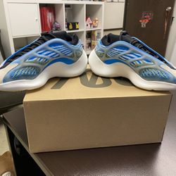 Yeezy 700 Arzare Size 6