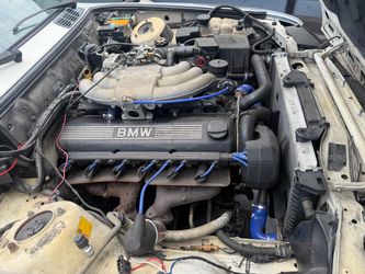 Bmw 325i sedan part out