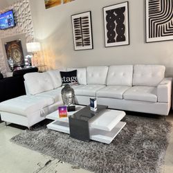 Sectional floor model ON SALE HURRY LAST PIECE