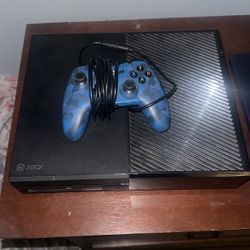 XBOX 1 with controller 