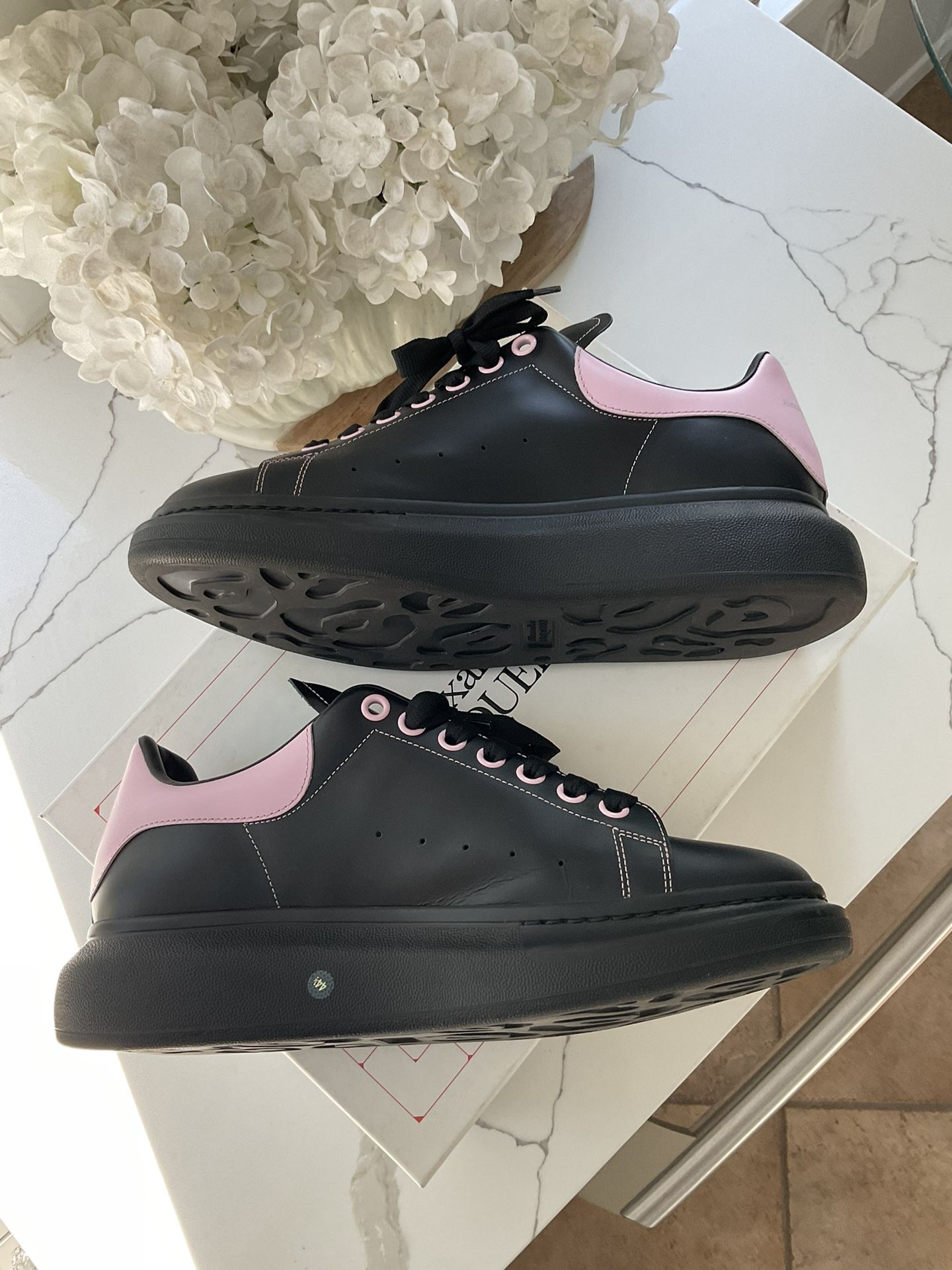 Alexander McQueen Oversized Sneaker, Black Ice Pink, Size 44 1/2