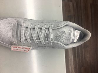 Reebok classic women sizes 6.5,9,10,11