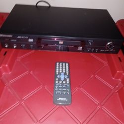 DVD PLAYER / SHINSONIC WITH REMOTE / WORKS GREAT 