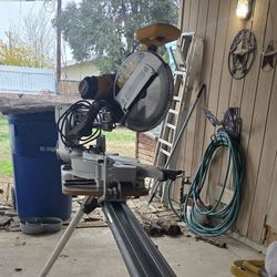 DeWalt  Miter Saw