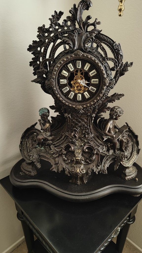 The pure copper European antique clock