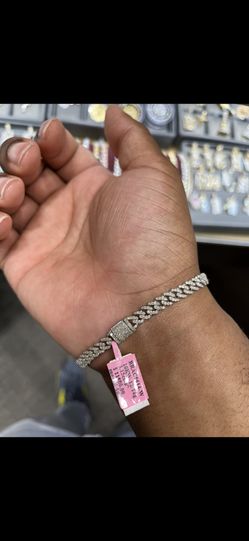 Cuban Bracelet White Gold Natural Diamonds DO NOT MESSAGE ME IF YOU DONT WANT TO BUY !!!