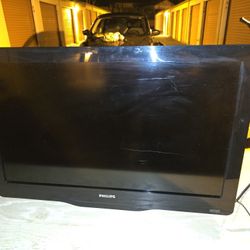 Phillips 32" Flat panel TV w/wall mount