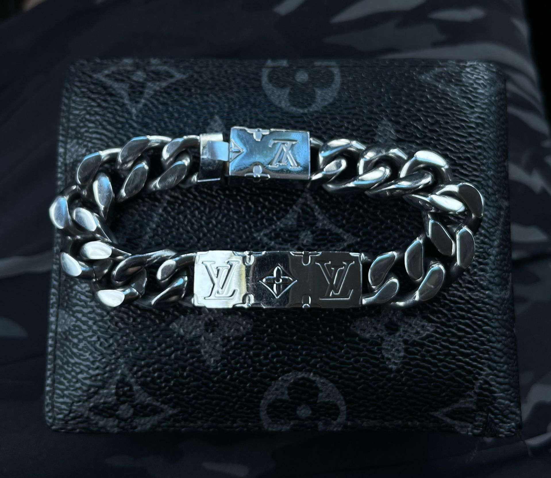 Louis Vuitton Charm Bracelet for Sale in Hialeah, FL - OfferUp