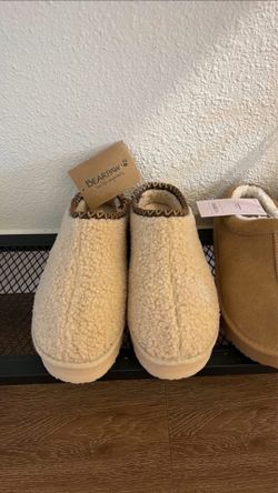 Size 9 bear paw slippers