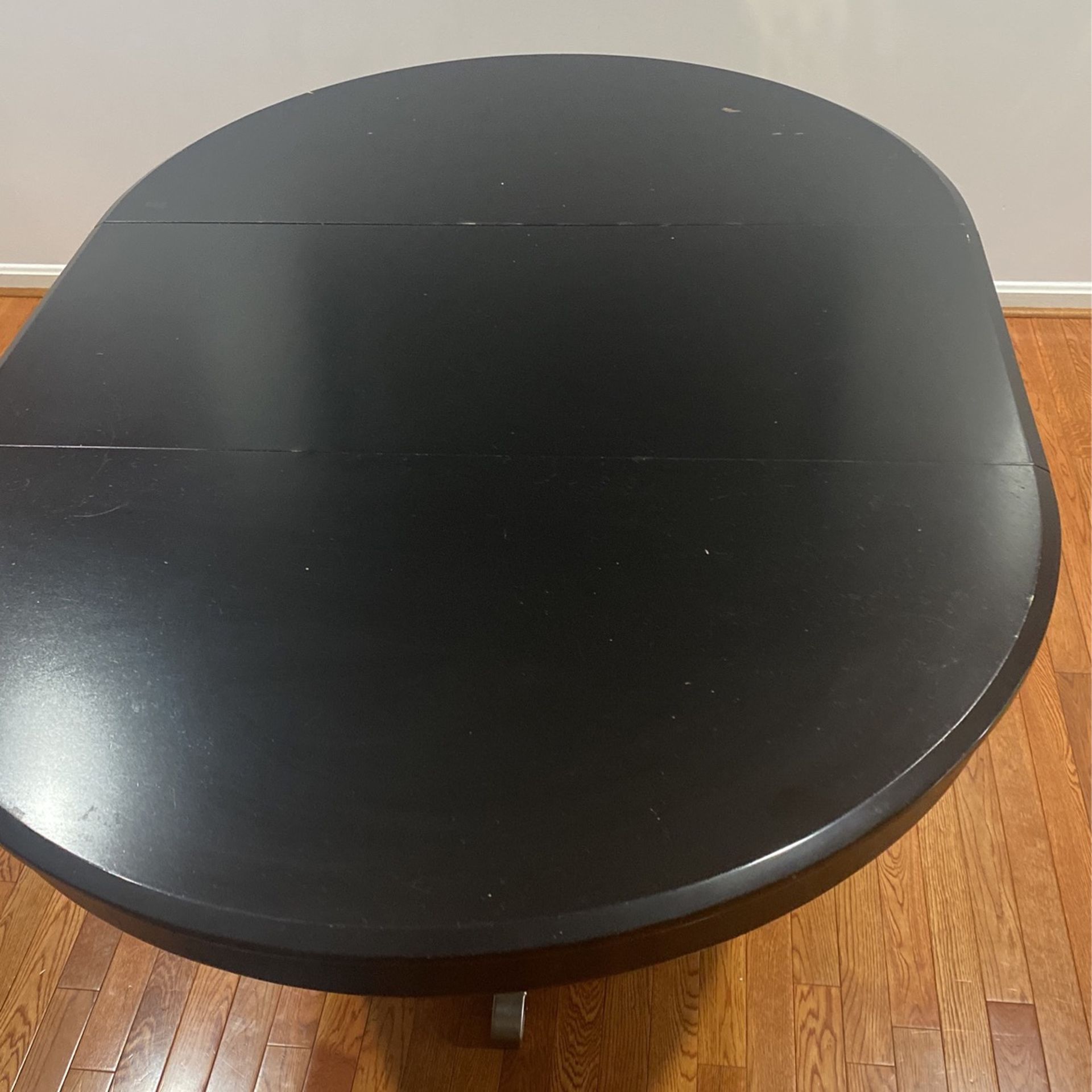 Used Expandabel Dinning Table