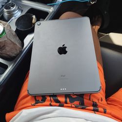 iPad Air 4 Locked