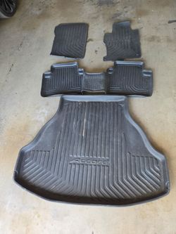 2017 Honda Accord  Weatherproof floor mats and trunk liner