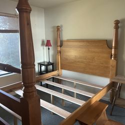 Queen 4 Poster Bed With Chest