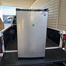 Kenmore Small Refrigerador