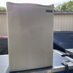 Mini Refrigerator 