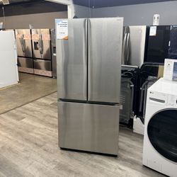 🔥SAMSUNG 32” 1/8 (width) French Door Refrigerator With Beverage Center And Ice Maker🔥