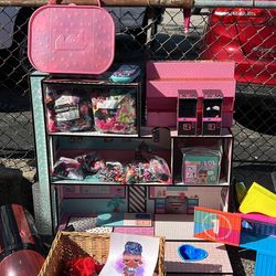 Lol House With All The Accessories Plus 180 Dolls, Baby Dolls And Pets