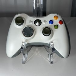 White Xbox 360 Controller ( Needs Serious Love ) 
