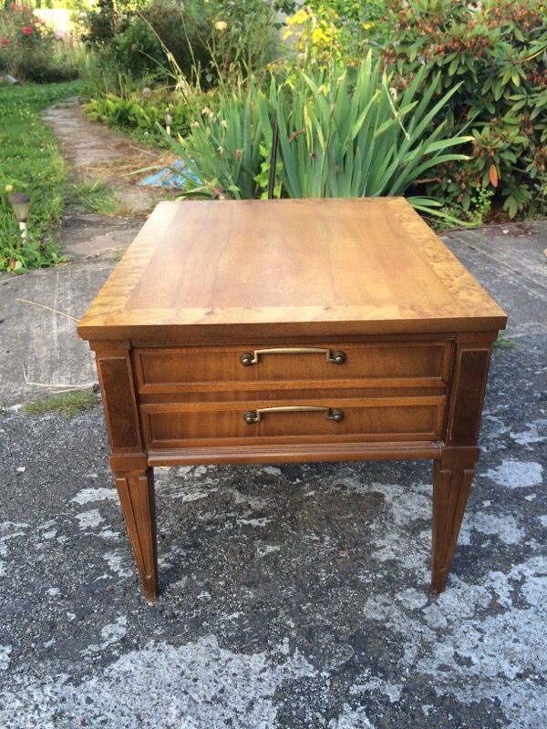 Vintage Lane Furniture Side Table For In Newberg Or Offerup