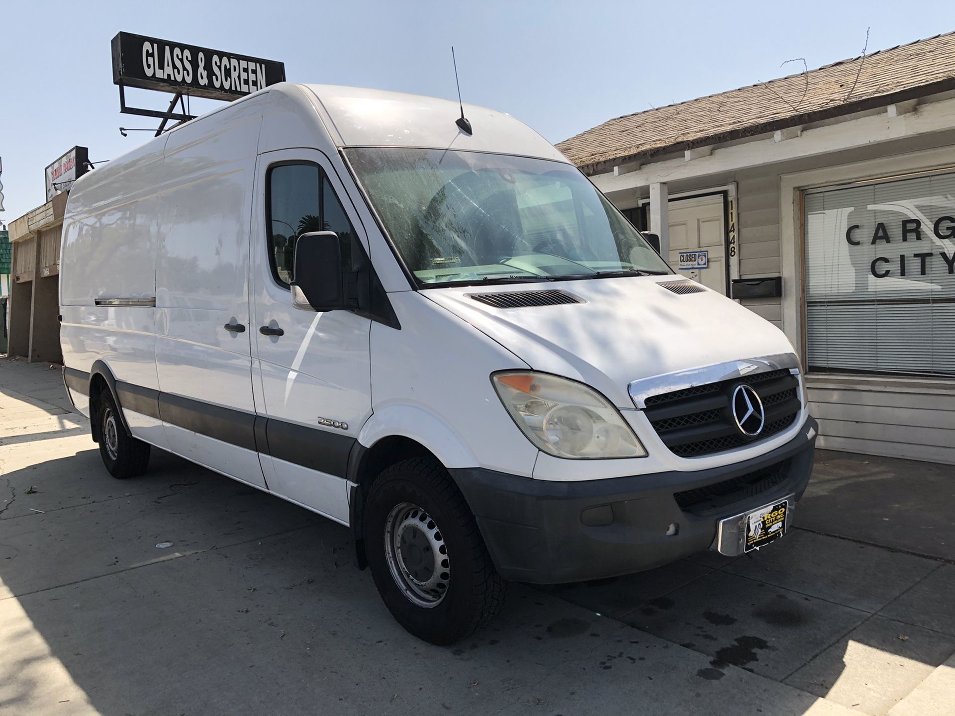 2008 Dodge SPRINTER 2500 high top cargo van ,170”Wb ,turbo DIESEL engine,only 160k miles,clean title