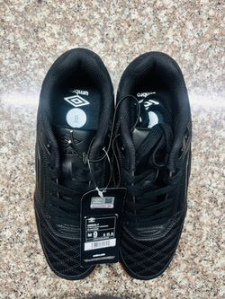 UMBRO Indoor Court Shoes - Black Gum - Mens 9 - NEW with Tags