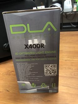 Brand New DLA X400 Projector & DLAX72R Screen