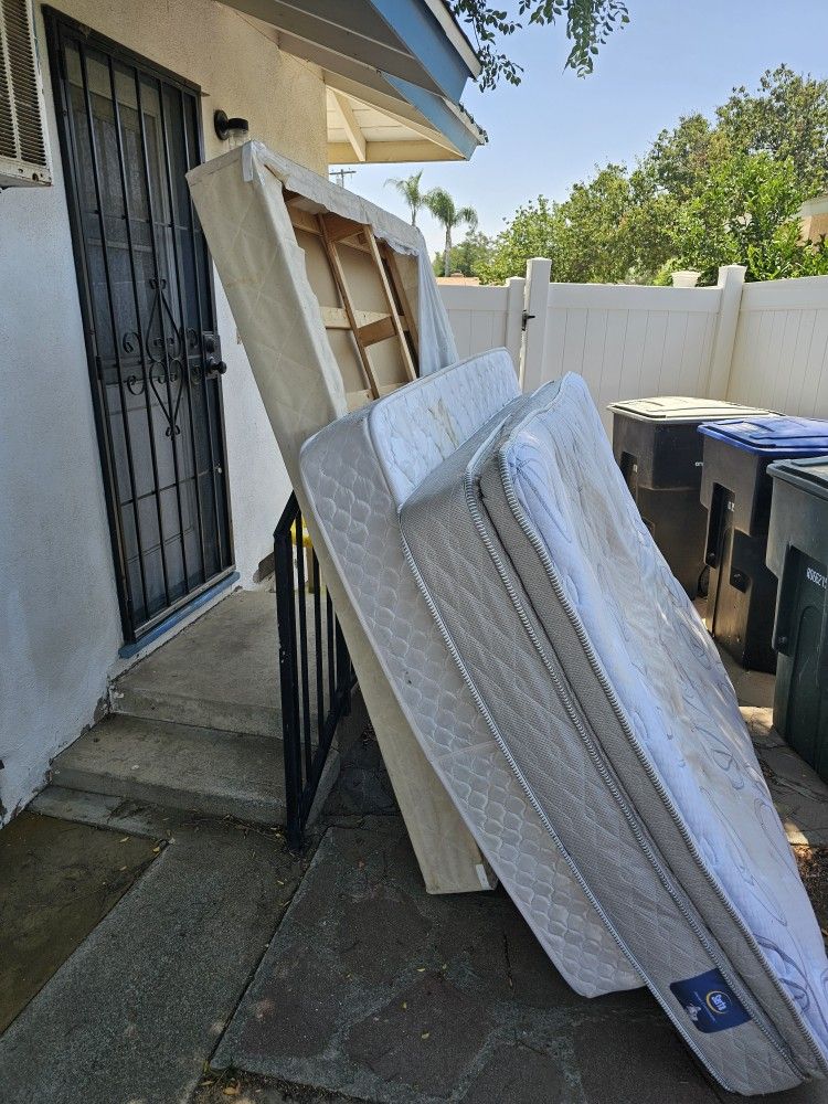 Free Mattress And Box Spring