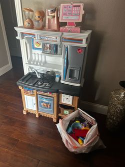 Play Kitchen and kitchen toys