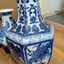 Antique Chinese Porcelain Vase
