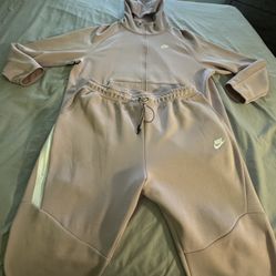 Mens Nike Tech Fleece Full-Zip Windrunner Hoodie a joggers 