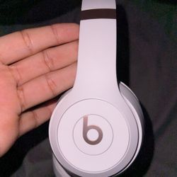 Beats Solo 4