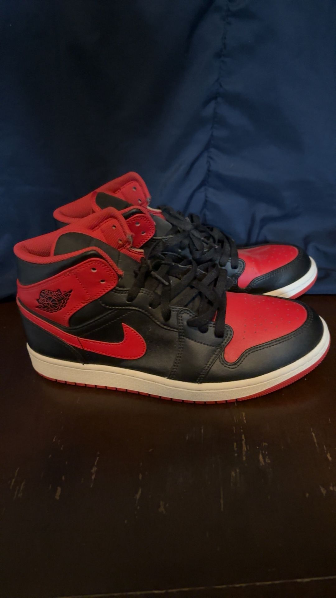Air Jordan 1 “Bred” Colorway – Size [10] – Good Condition